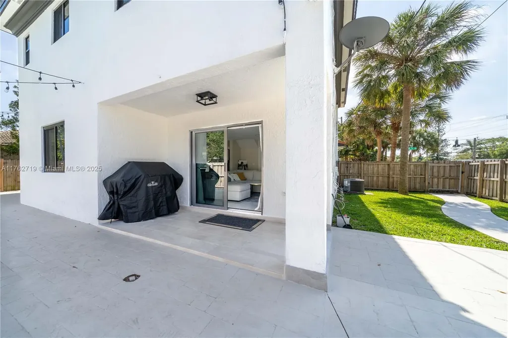 1451 SW 11th Place Fort Lauderdale FL 33312