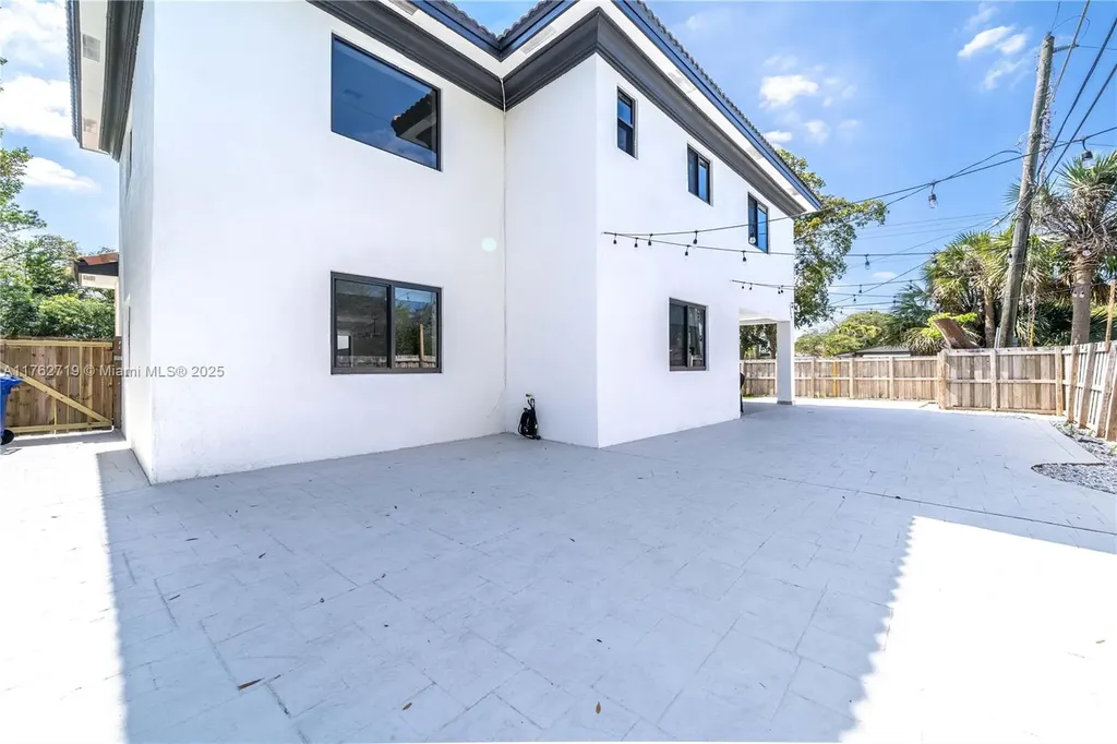 1451 SW 11th Place Fort Lauderdale FL 33312