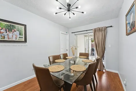 2140 N 55th Avenue Hollywood FL 33021