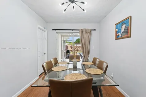 2140 N 55th Avenue Hollywood FL 33021