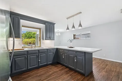 2140 N 55th Avenue Hollywood FL 33021