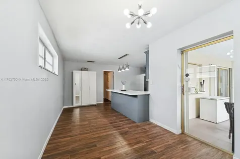 2140 N 55th Avenue Hollywood FL 33021