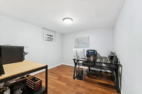 2140 N 55th Avenue Hollywood FL 33021