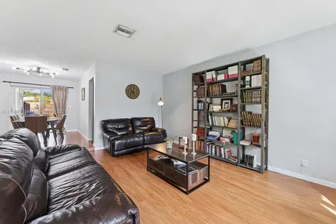 2140 N 55th Avenue Hollywood FL 33021