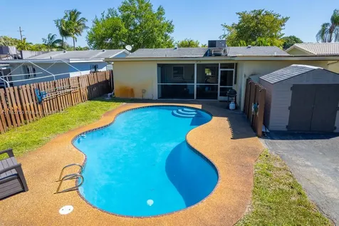 2140 N 55th Avenue Hollywood FL 33021