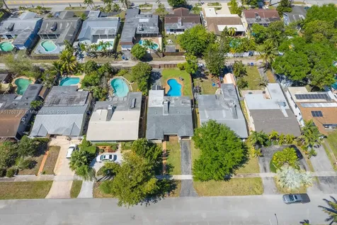 2140 N 55th Avenue Hollywood FL 33021