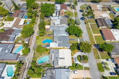 2140 N 55th Avenue Hollywood FL 33021