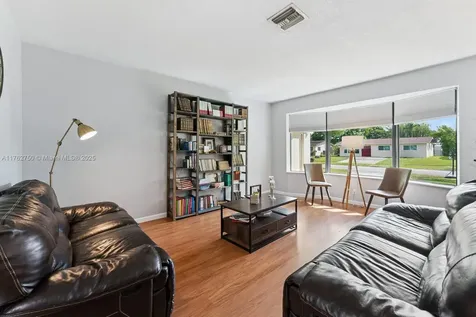 2140 N 55th Avenue Hollywood FL 33021
