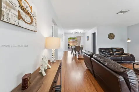 2140 N 55th Avenue Hollywood FL 33021