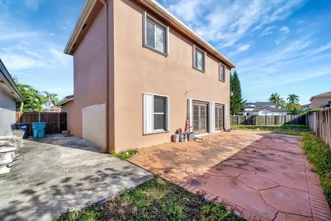 9266 SW 168th Place Miami FL 33196