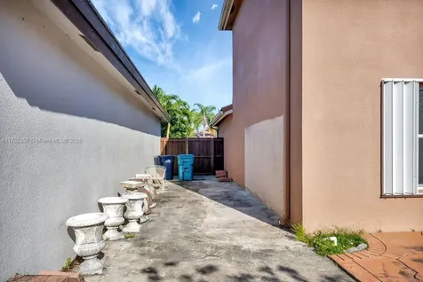 9266 SW 168th Place Miami FL 33196