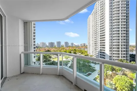 21150 Point Place Aventura FL 33180
