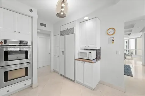 21150 Point Place Aventura FL 33180