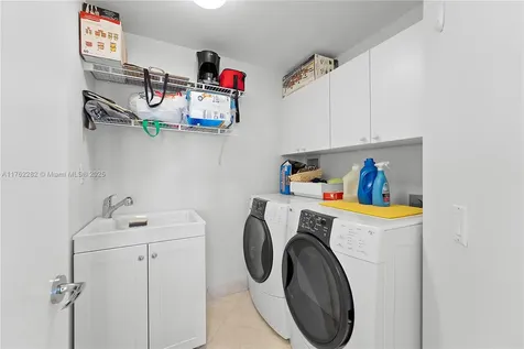 21150 Point Place Aventura FL 33180
