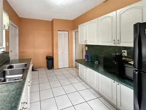 2035 NW 26th Street Miami FL 33142