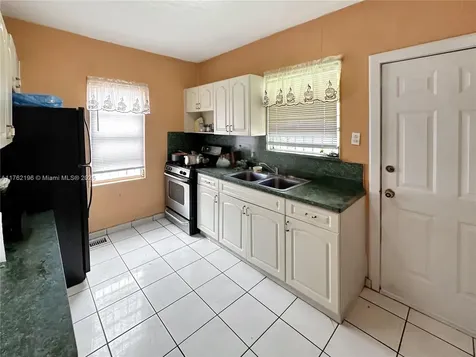 2035 NW 26th Street Miami FL 33142
