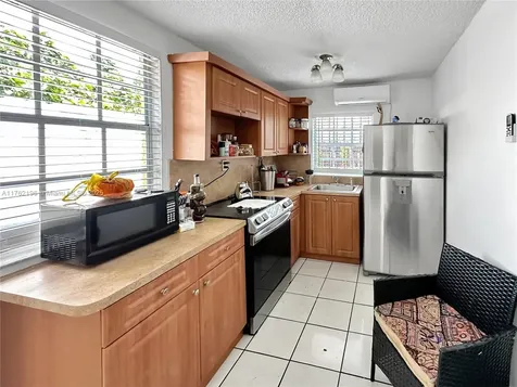 2035 NW 26th Street Miami FL 33142