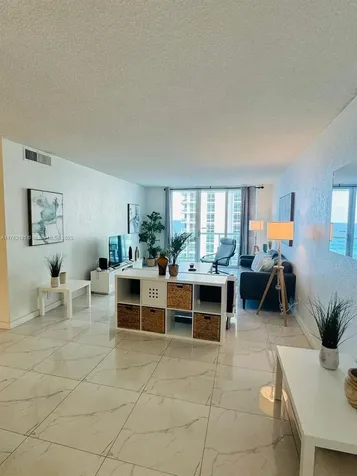 3901 S Ocean Drive Hollywood FL 33019