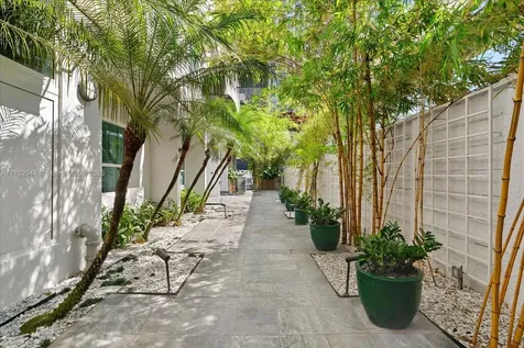 234 NE 3rd Street Miami FL 33132