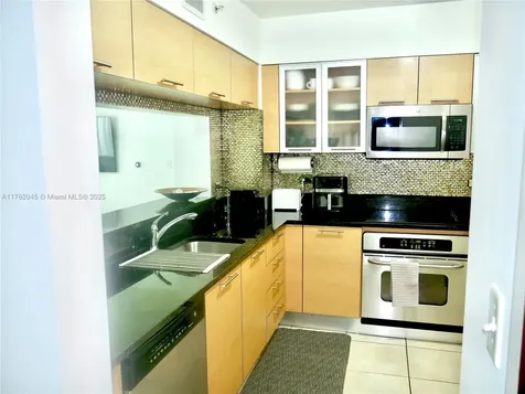 31 SE 5th Street Miami FL 33131
