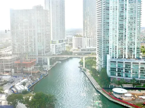 31 SE 5th Street Miami FL 33131