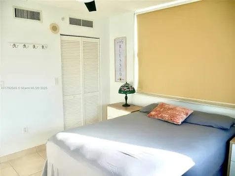 31 SE 5th Street Miami FL 33131