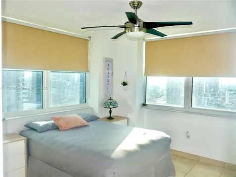 31 SE 5th Street Miami FL 33131