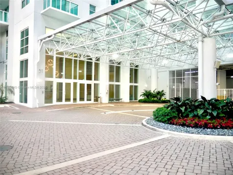 31 SE 5th Street Miami FL 33131