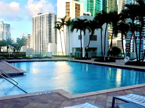 31 SE 5th Street Miami FL 33131