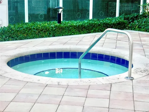 31 SE 5th Street Miami FL 33131