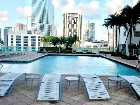 31 SE 5th Street Miami FL 33131
