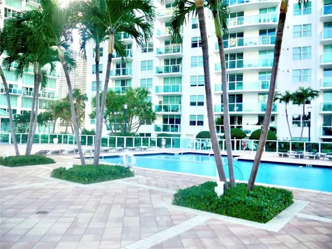 31 SE 5th Street Miami FL 33131