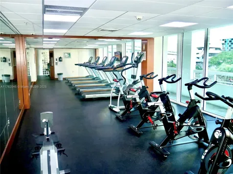 31 SE 5th Street Miami FL 33131