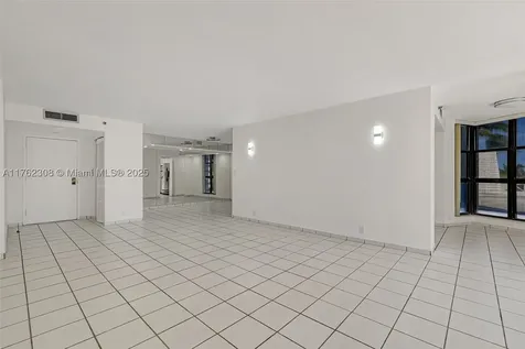 4000 Towerside Terrace Miami FL 33138