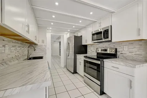 4000 Towerside Terrace Miami FL 33138
