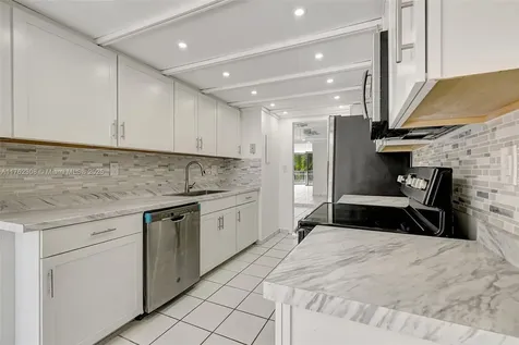 4000 Towerside Terrace Miami FL 33138