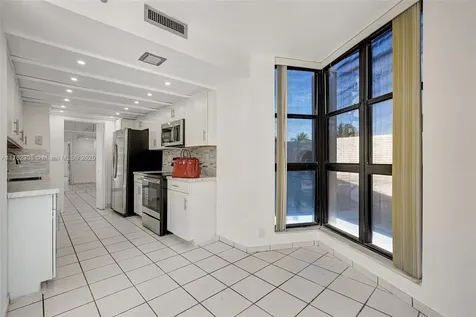 4000 Towerside Terrace Miami FL 33138