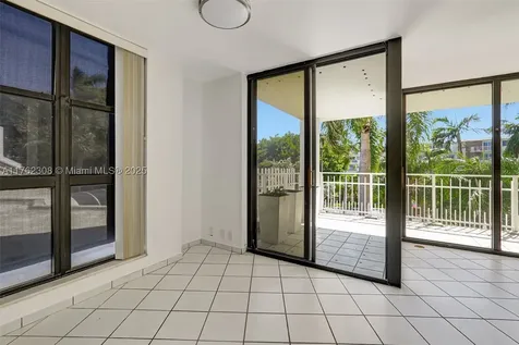 4000 Towerside Terrace Miami FL 33138