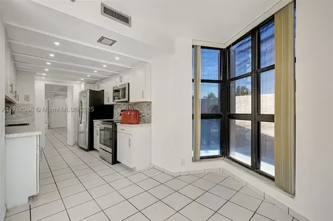 4000 Towerside Terrace Miami FL 33138