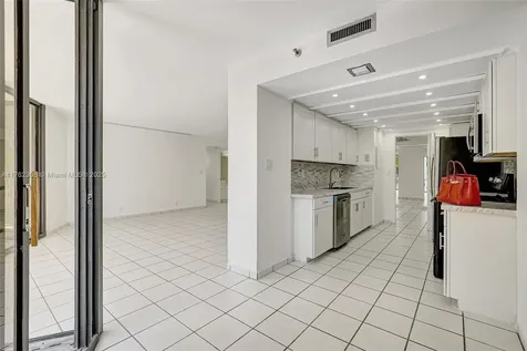 4000 Towerside Terrace Miami FL 33138