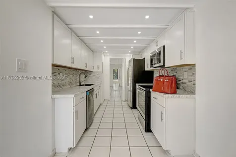 4000 Towerside Terrace Miami FL 33138