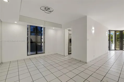 4000 Towerside Terrace Miami FL 33138