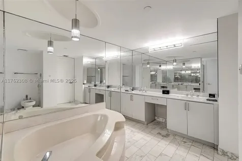 4000 Towerside Terrace Miami FL 33138