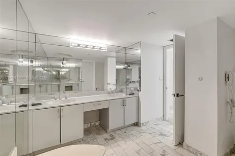 4000 Towerside Terrace Miami FL 33138