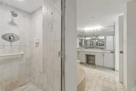4000 Towerside Terrace Miami FL 33138