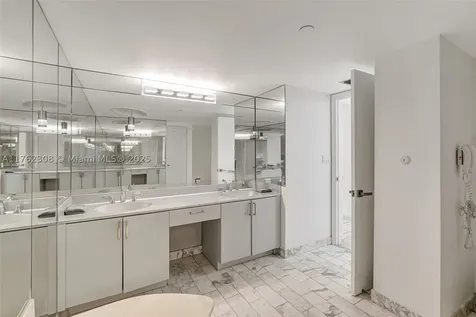 4000 Towerside Terrace Miami FL 33138