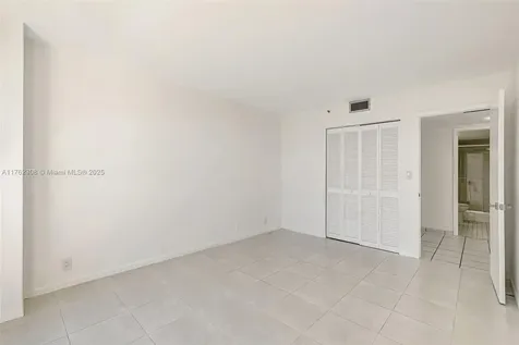 4000 Towerside Terrace Miami FL 33138