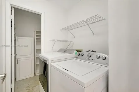 4000 Towerside Terrace Miami FL 33138