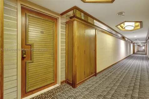 4000 Towerside Terrace Miami FL 33138
