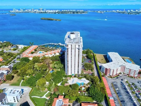 4000 Towerside Terrace Miami FL 33138